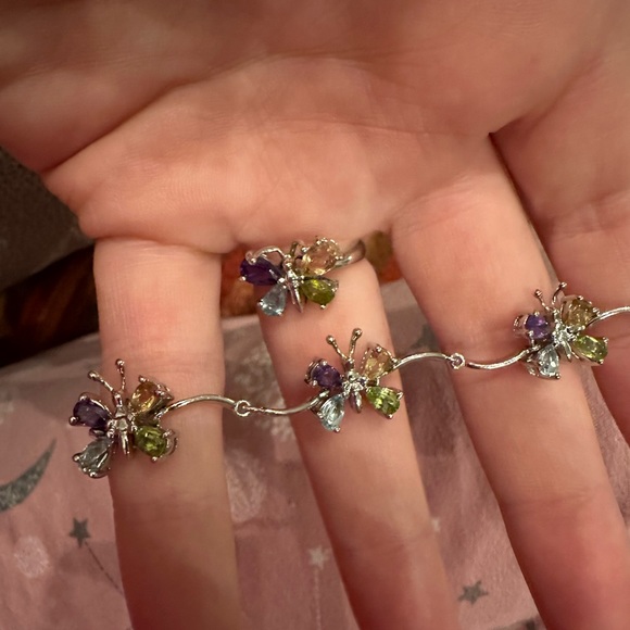 Gorgeous sterling silver butterfly ring and bracelet with gemstones. - Picture 3 of 8